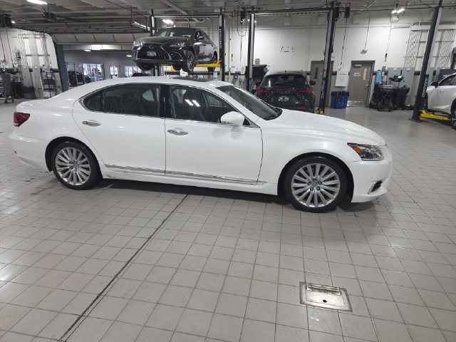 Used 2013 Lexus LS 460 L w/ Preferred Accessory Package AWD/4WD image 21