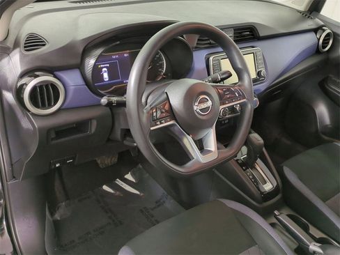 Used 2023 Nissan Versa SV image 10