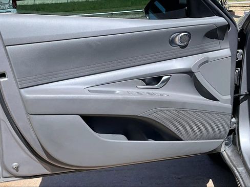 Used 2022 Hyundai Elantra SEL FWD image 45