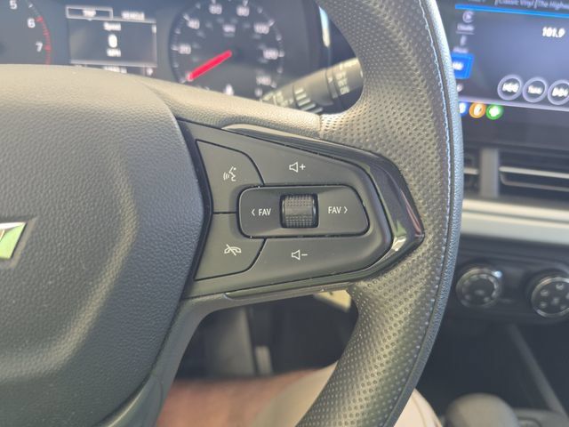 Used 2025 Chevrolet Trax LS FWD image 18