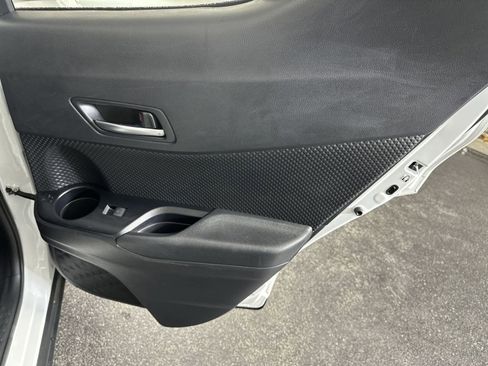 Used 2022 Toyota C-HR XLE image 35