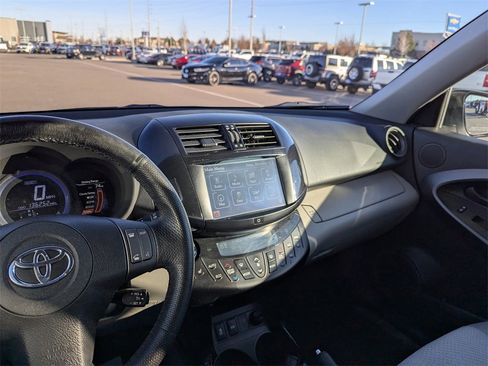 Used 2013 Toyota RAV4 EV image 20