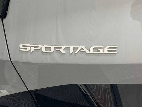 Used 2025 Kia Sportage SX FWD image 9