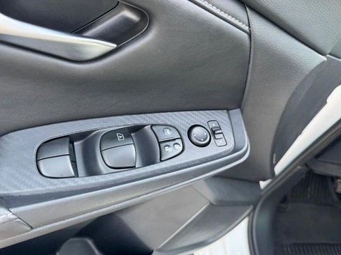Certified 2023 Nissan Sentra SV FWD image 15