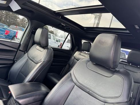 Used 2022 Ford Explorer ST w/ Equipment Group 401A image 3