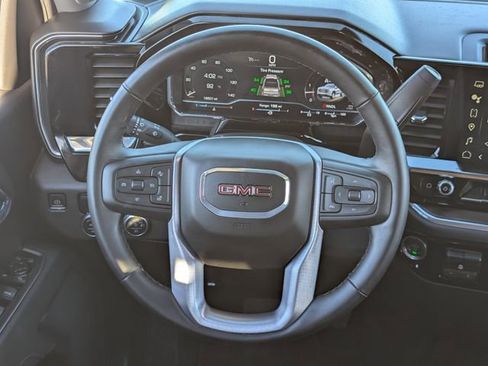 Used 2025 GMC Sierra 1500 SLT image 18