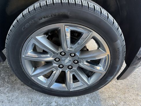 Used 2015 Chevrolet Suburban LTZ image 12