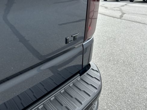 Used 2021 Chevrolet Silverado 1500 LT Trail Boss w/ LPO, Dark Essentials Package AWD/4WD image 12