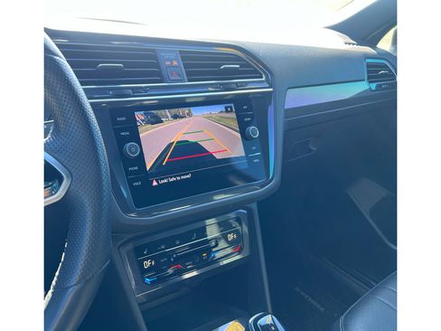 Used 2023 Volkswagen Tiguan SE R-Line image 21