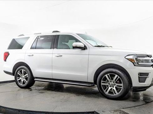 Used 2023 Ford Expedition Limited image 10