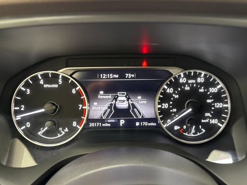 Used 2023 Nissan Rogue SV AWD/4WD image 16