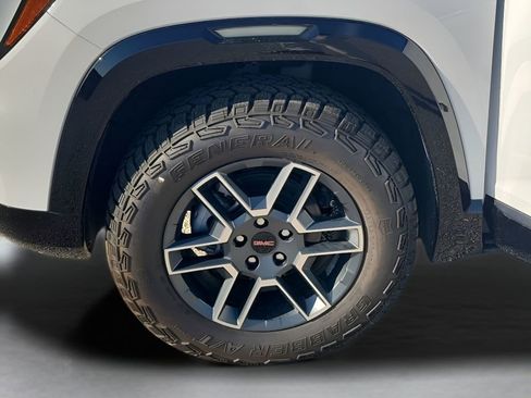 New 2026 GMC Terrain AT4 w/ Convenience Package III image 17