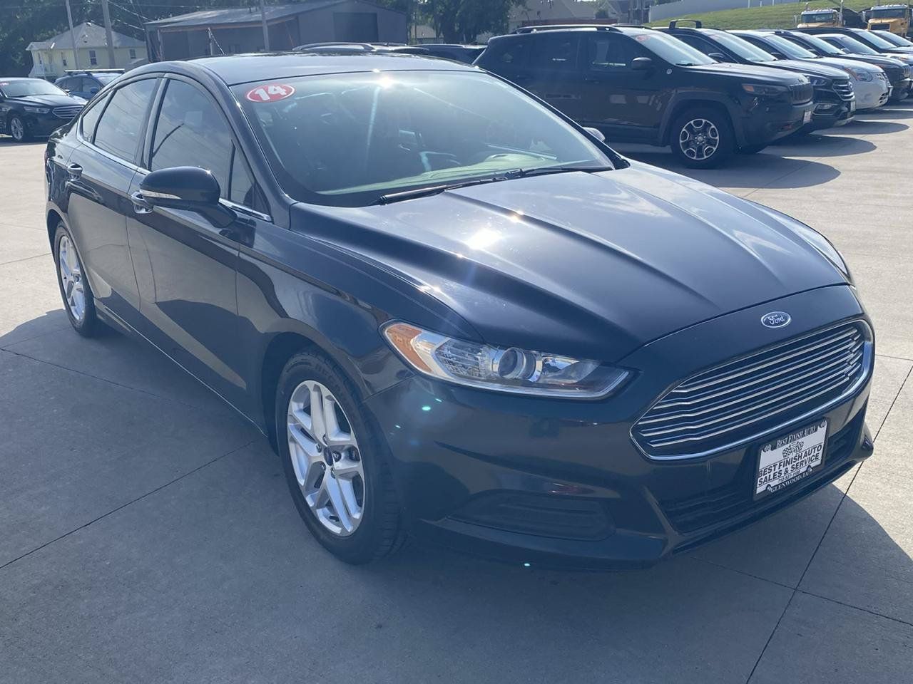 Used 2014 Ford Fusion SE FWD image 4