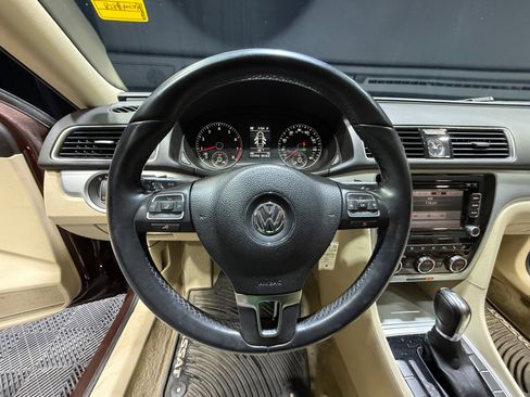 Used 2012 Volkswagen Passat 2.5 SE FWD image 9