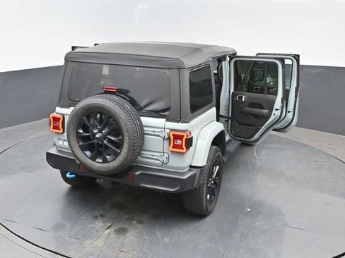 Used 2023 Jeep Wrangler Unlimited Sahara w/ Cold Weather Group AWD/4WD image 24
