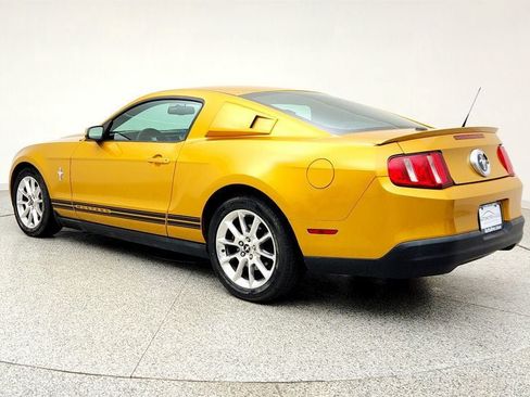 Used 2010 Ford Mustang Coupe RWD image 7