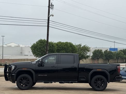 Used 2024 GMC Sierra 2500 AT4 w/ Technology Package AWD/4WD image 7