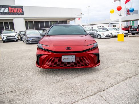 Used 2025 Toyota Camry XSE image 3