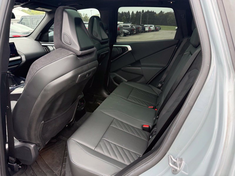 Used 2025 BMW X3 xDrive30i w/ M Sport Package AWD/4WD image 7