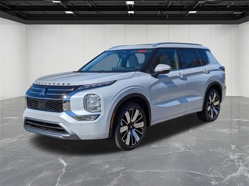 New 2025 Mitsubishi Outlander SEL image 1