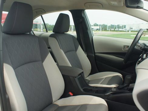 Used 2024 Toyota Corolla LE FWD image 21