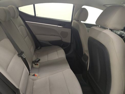 Used 2020 Hyundai Elantra SE FWD image 19