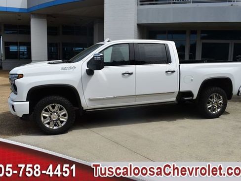 New 2026 Chevrolet Silverado 2500 High Country w/ High Country Premium Package AWD/4WD image 6