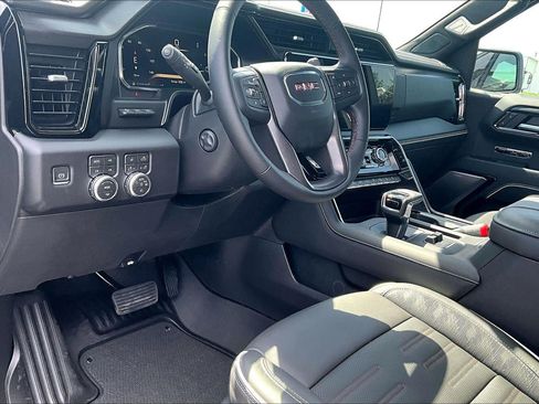 Used 2026 GMC Sierra 1500 AT4X w/ LPO, Black Badging Package AWD/4WD image 15
