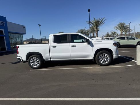 Used 2023 Chevrolet Silverado 1500 Custom image 8