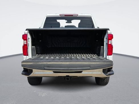 Used 2023 Chevrolet Silverado 1500 LT AWD/4WD image 12