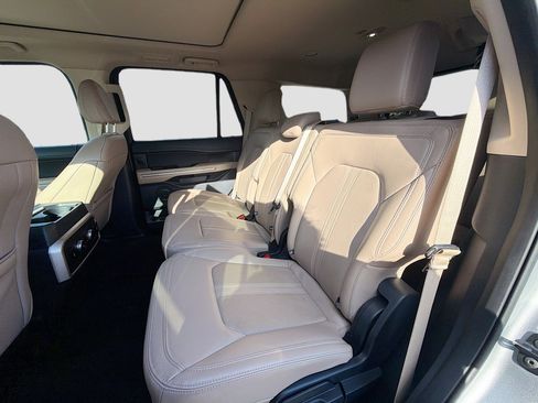 Used 2024 Ford Expedition Limited image 23