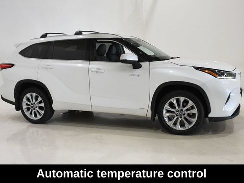 Used 2020 Toyota Highlander Limited AWD/4WD image 3