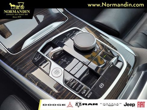 Used 2025 BMW X7 xDrive40i AWD/4WD image 12