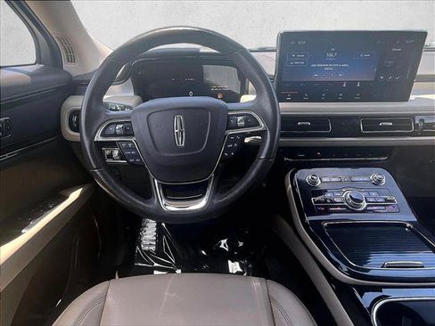 Used 2023 Lincoln Nautilus FWD image 7