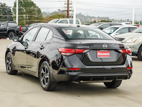 Used 2025 Nissan Sentra SV w/ Trunk Package FWD image 5