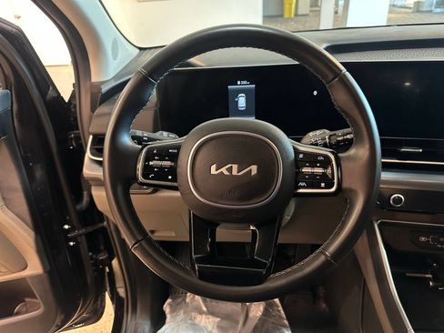 Used 2026 Kia Carnival FWD image 30