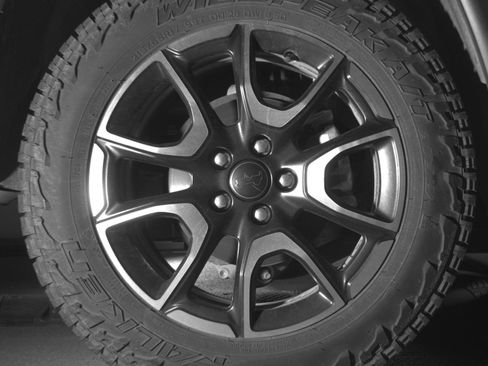 Used 2025 Jeep Compass Trailhawk AWD/4WD image 15