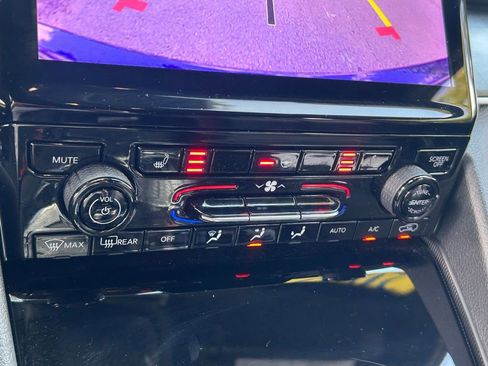 Certified 2024 Jeep Grand Cherokee Limited w/ Black Appearance Package image 25