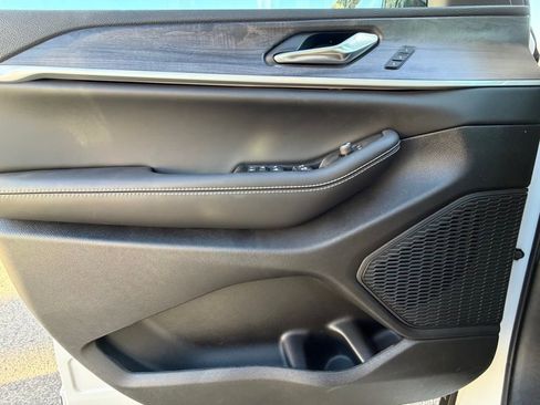 New 2025 Jeep Grand Cherokee L Limited image 25