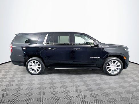 Used 2024 Chevrolet Suburban High Country w/ Advanced Technology Package image 35