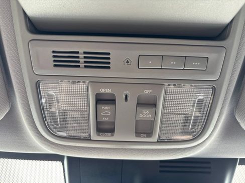 Used 2022 Honda CR-V Touring image 72