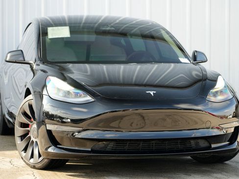 Used 2022 Tesla Model 3 Performance image 2