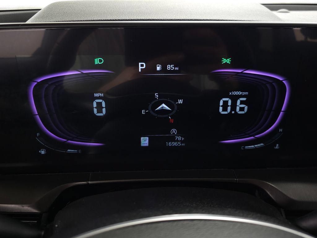 Used 2025 Kia Telluride LX FWD image 19