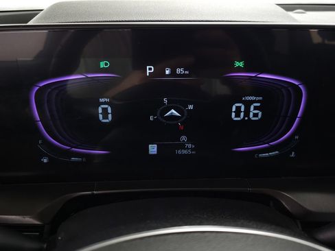 Used 2025 Kia Telluride LX FWD image 19