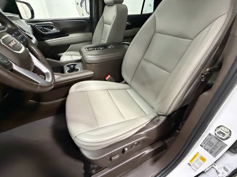 Used 2023 GMC Yukon SLT image 34