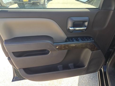 Used 2018 Chevrolet Silverado 1500 LT w/ Texas Edition RWD image 11