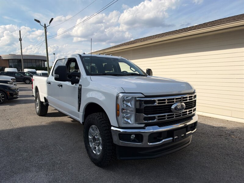 Used 2024 Ford F250 XLT w/ 360-Degree Camera Package AWD/4WD image 3