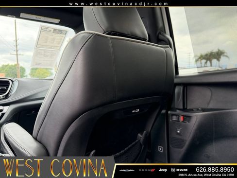 Used 2026 Chrysler Pacifica Limited w/ S Appearance Package FWD image 35