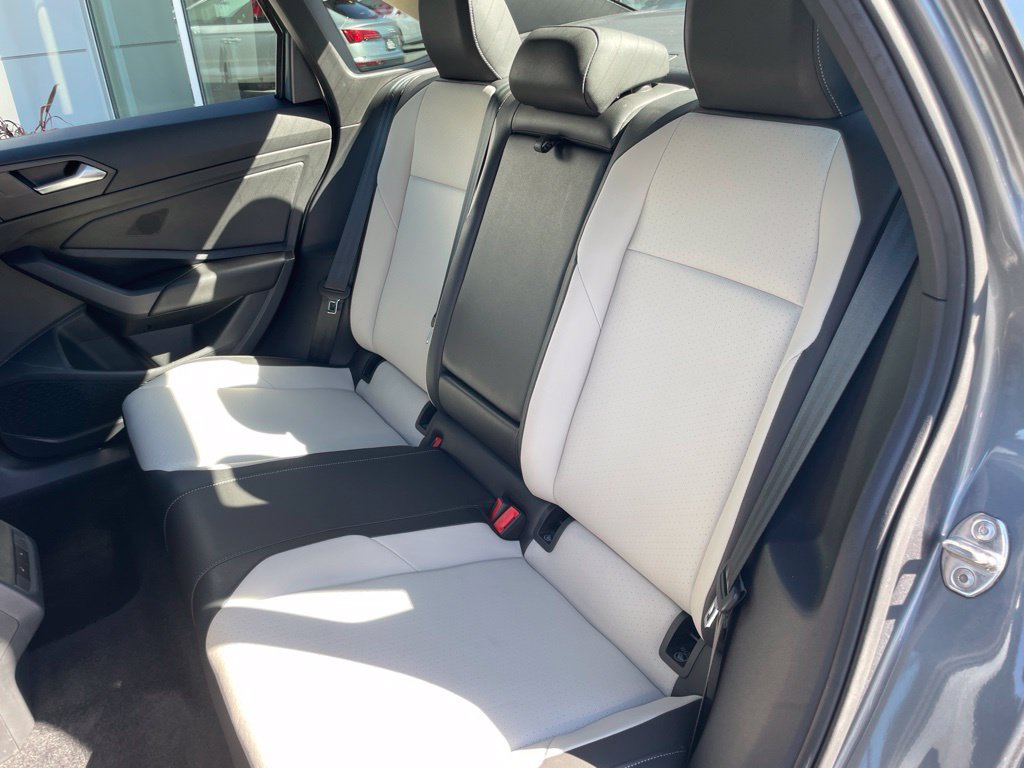 Used 2019 Volkswagen Jetta R-Line w/ R-Line Cold Weather Package FWD image 23
