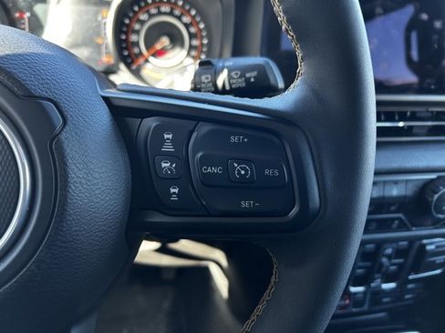 Used 2024 Jeep Wrangler Willys image 19